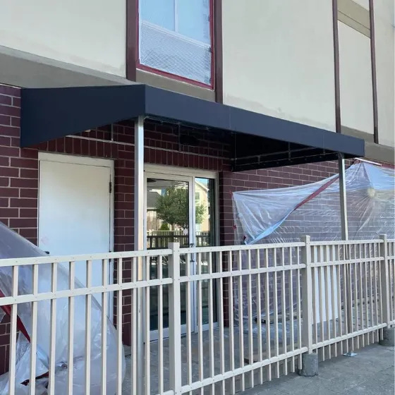 Toldo para Porta de Tecido Náutico — Instalação 4